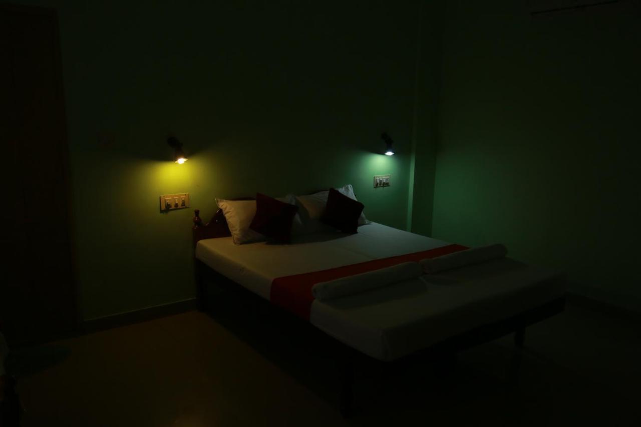 Shirleys Beach Hotel Ковалам Экстерьер фото