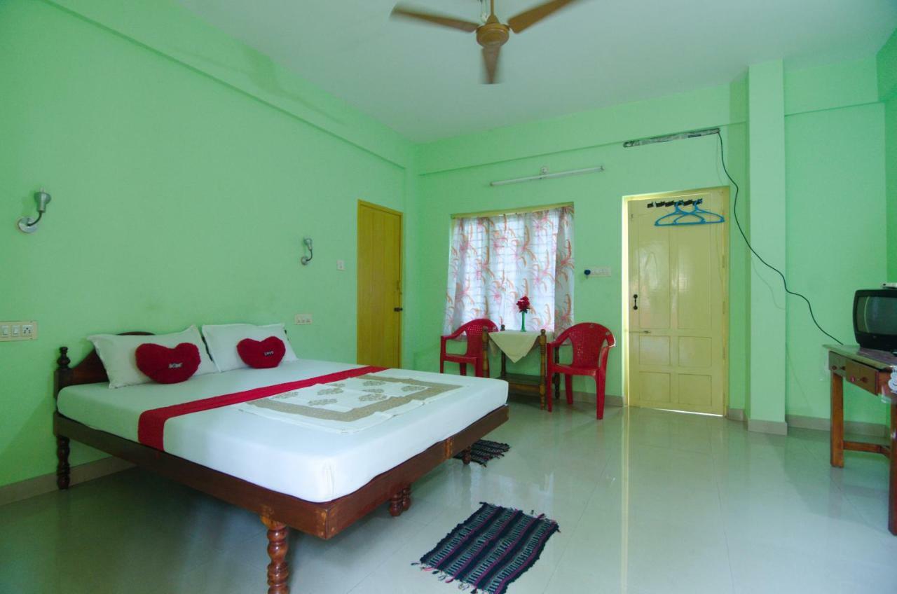 Shirleys Beach Hotel Ковалам Экстерьер фото