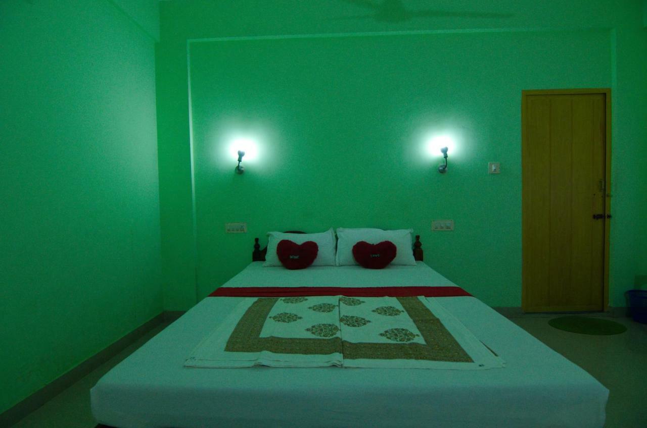 Shirleys Beach Hotel Ковалам Экстерьер фото