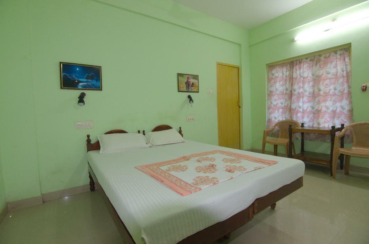 Shirleys Beach Hotel Ковалам Экстерьер фото