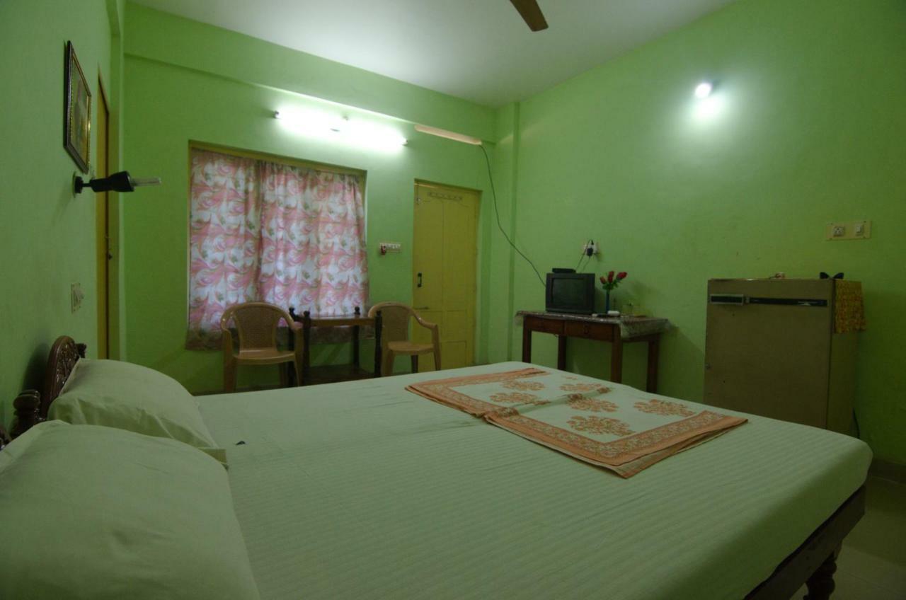 Shirleys Beach Hotel Ковалам Экстерьер фото