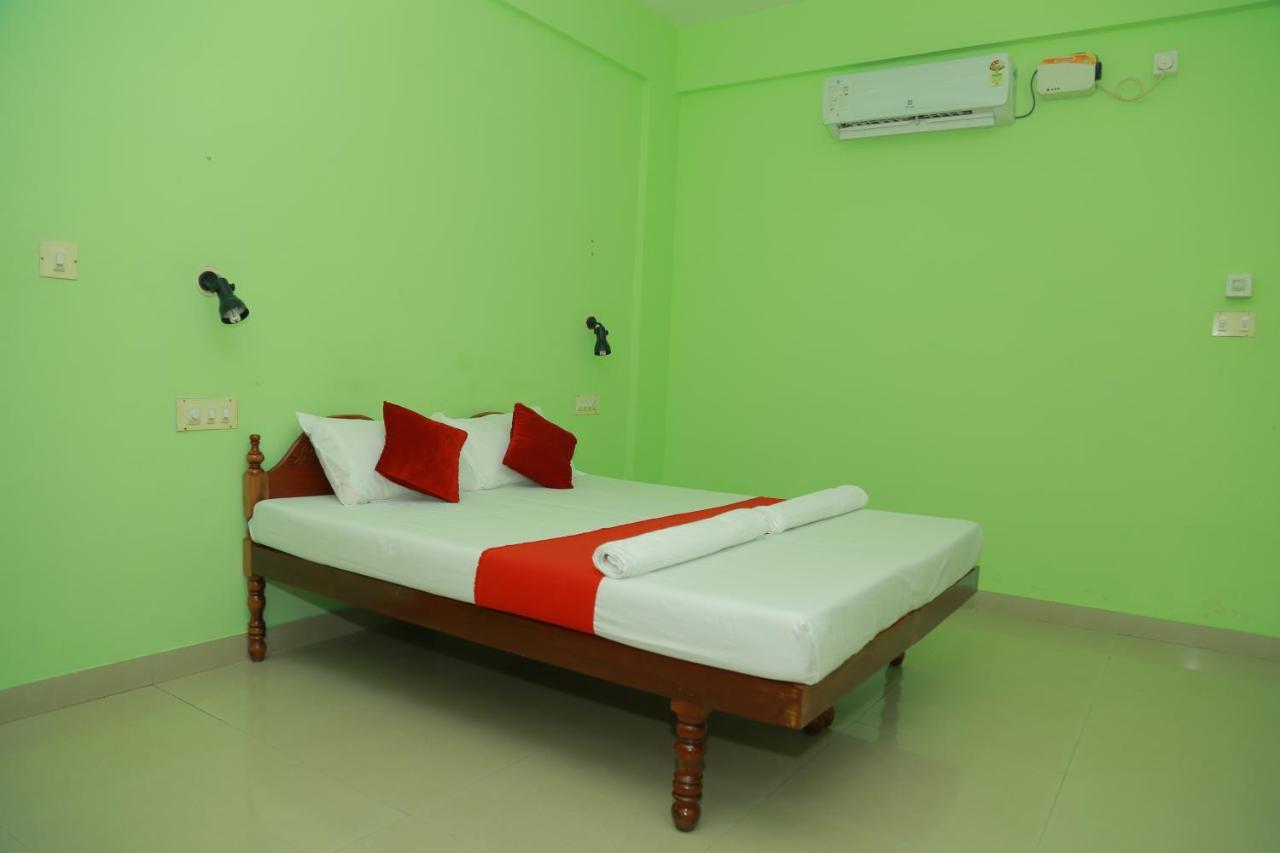 Shirleys Beach Hotel Ковалам Экстерьер фото